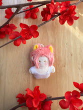 Load image into Gallery viewer, Alien Stage Mini Plushies &amp; Capes
