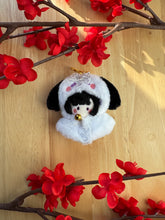Load image into Gallery viewer, Sua Plush With Cape On Front
